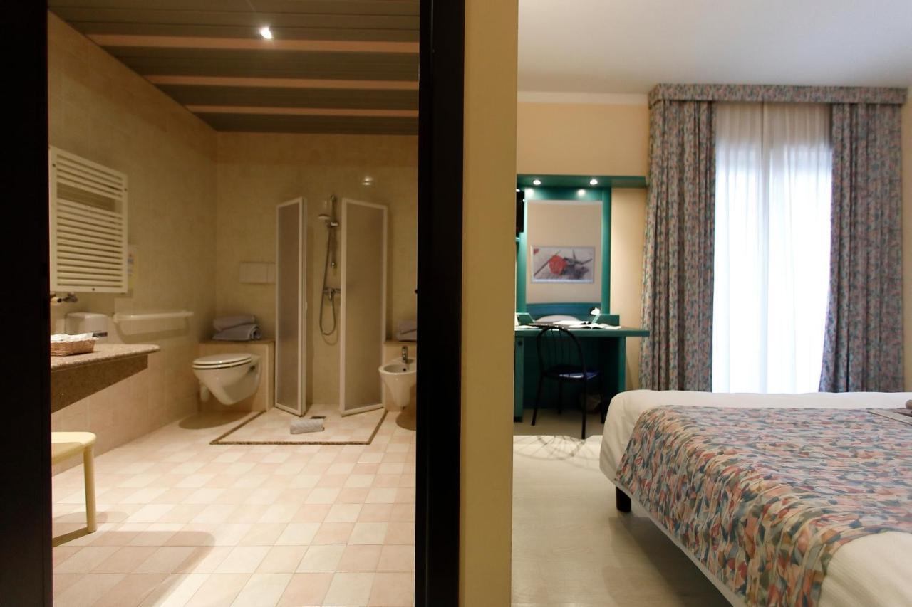 Hotel Eden ヴァレッジョ・スル・ミンチョ エクステリア 写真