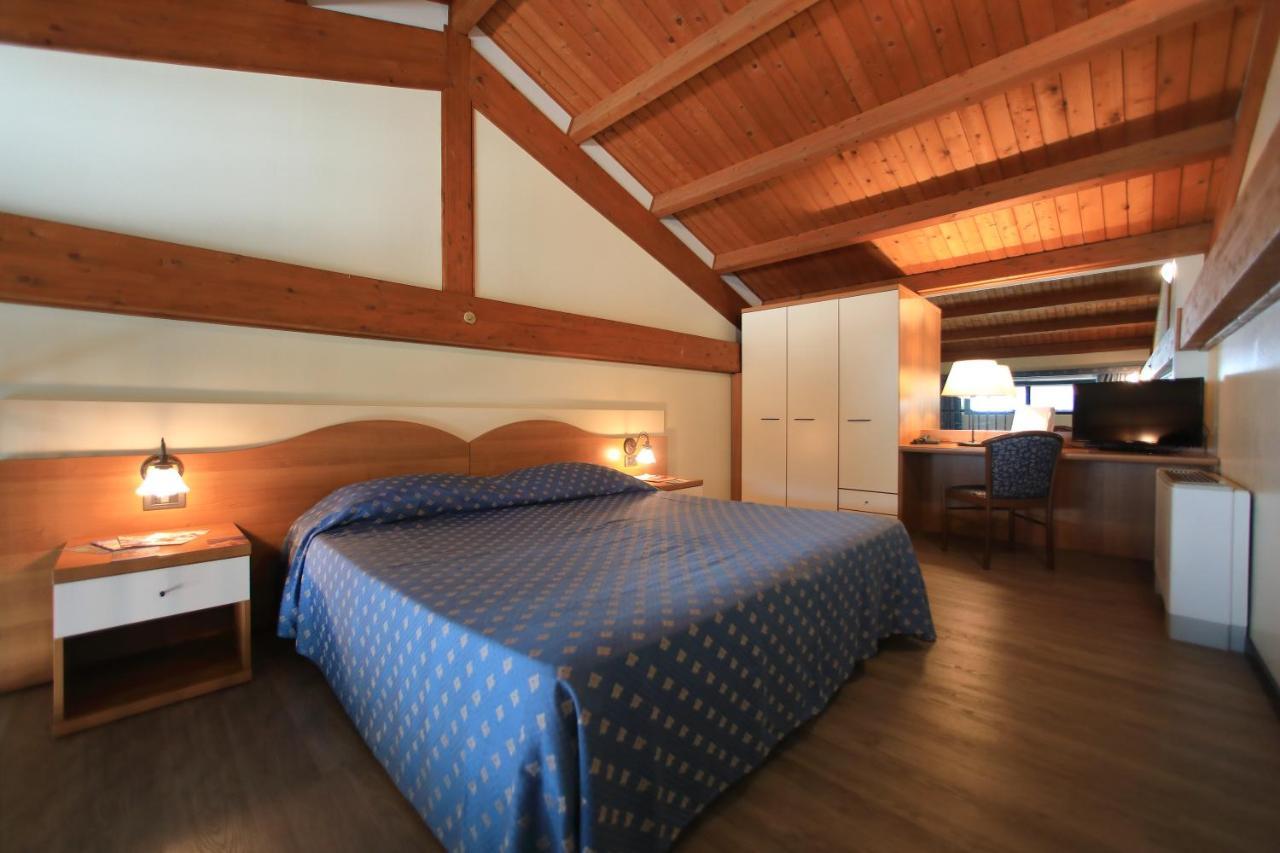 Hotel Eden ヴァレッジョ・スル・ミンチョ エクステリア 写真