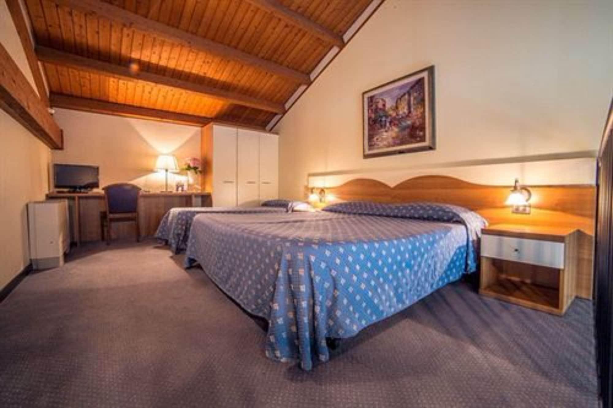 Hotel Eden ヴァレッジョ・スル・ミンチョ エクステリア 写真