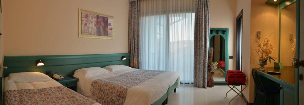 Hotel Eden ヴァレッジョ・スル・ミンチョ エクステリア 写真