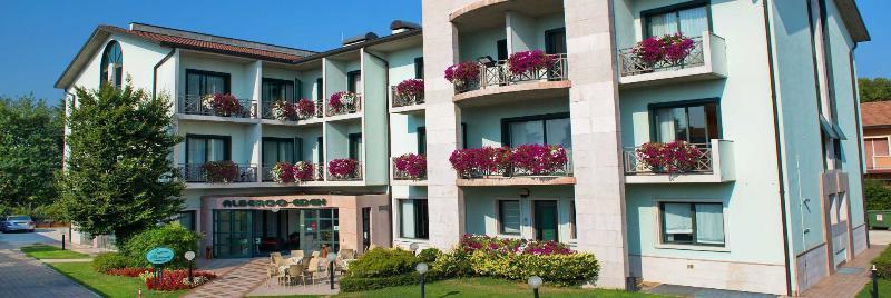 Hotel Eden ヴァレッジョ・スル・ミンチョ エクステリア 写真